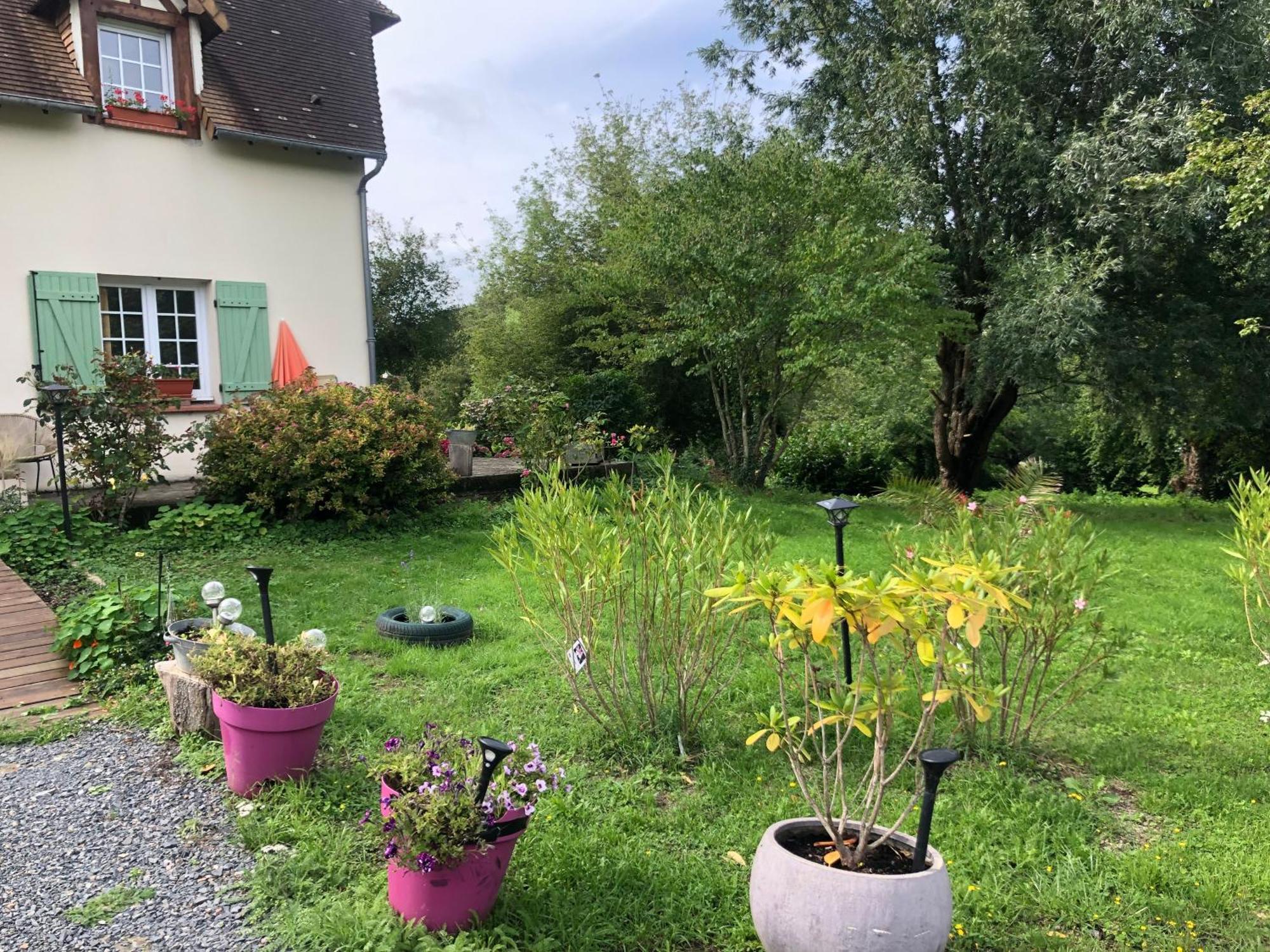 Grande Chambre Familiale Jaune Tout Bonnement Bien Putot-en-Auge Exterior photo